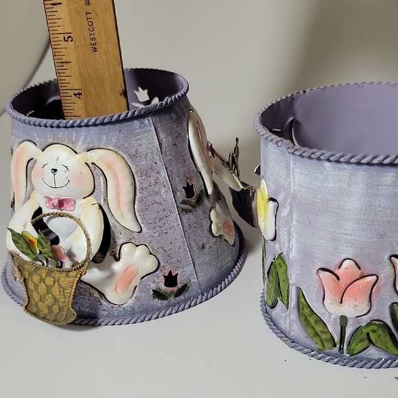 Charming Bunny Decorative Tealight/Candleholder With Tulips - Picture 12 of 12